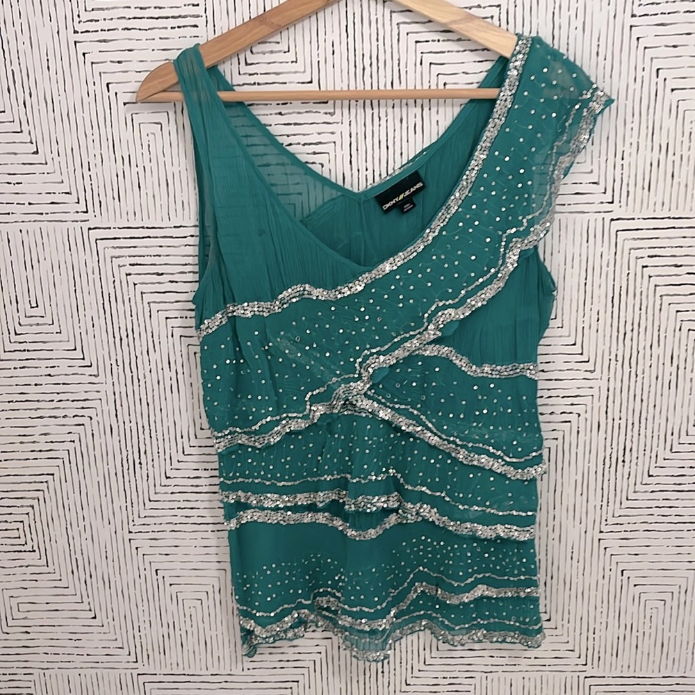 Stunning party/holiday top!